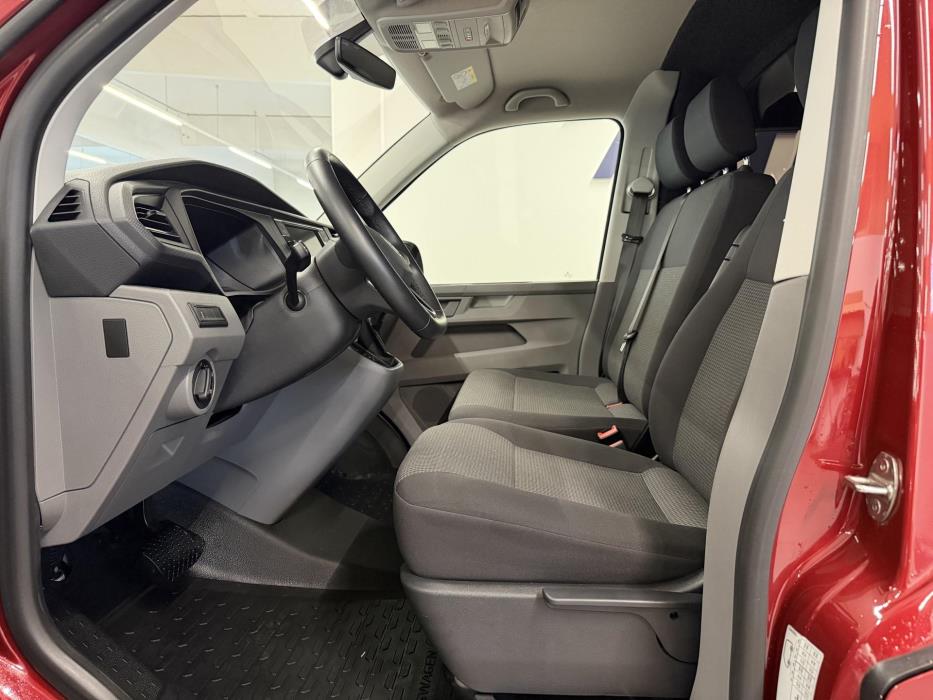 VOLKSWAGEN Transporter 2024