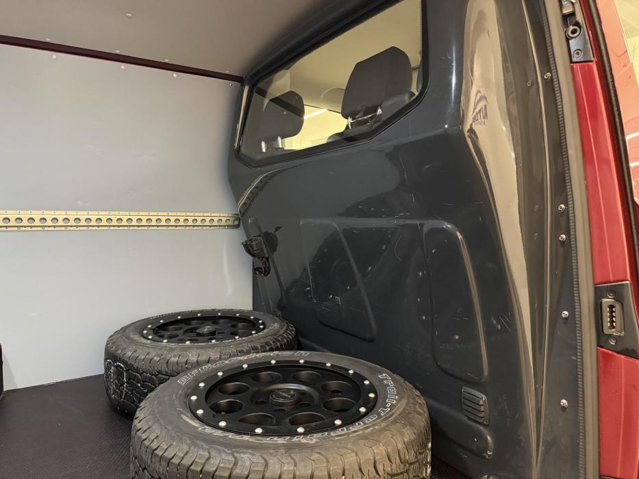 VOLKSWAGEN Transporter 2024