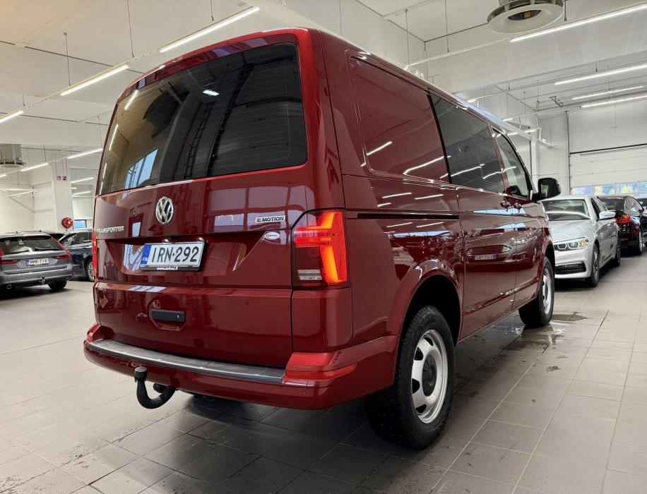 VOLKSWAGEN Transporter 2024