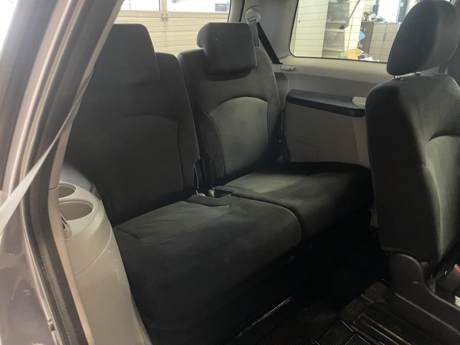 MITSUBISHI Grandis 2009