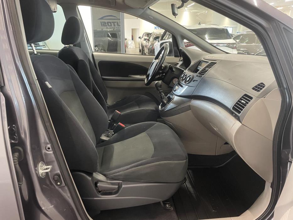 MITSUBISHI Grandis 2009