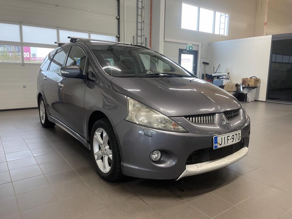 MITSUBISHI Grandis 2009