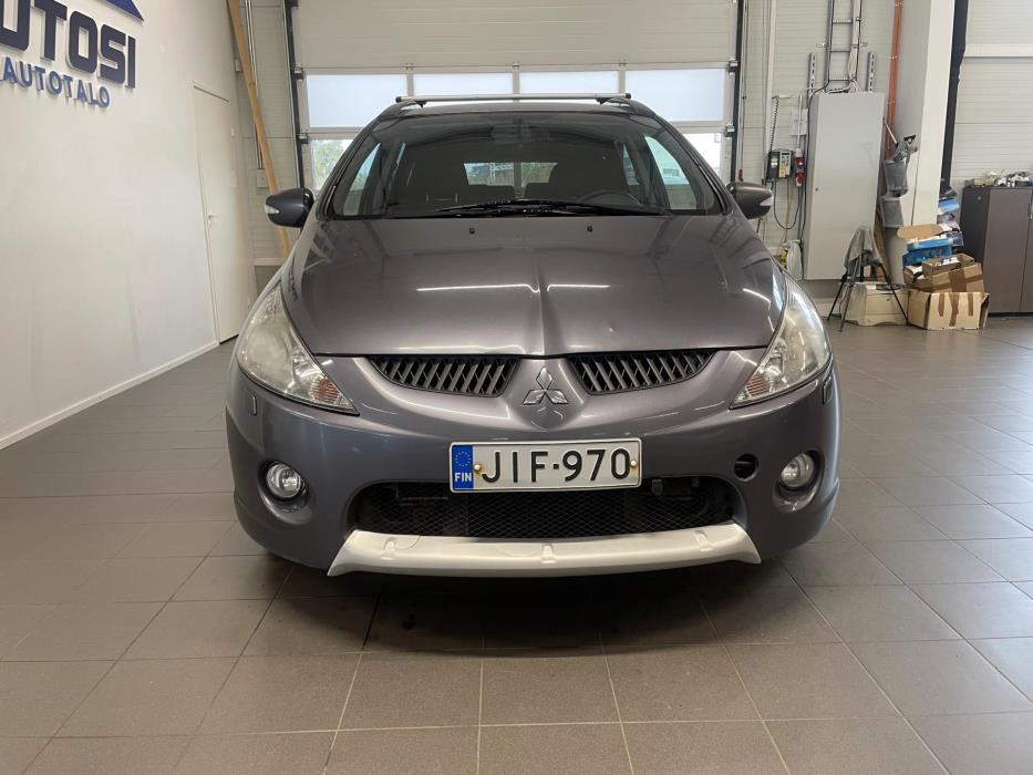 MITSUBISHI Grandis 2009