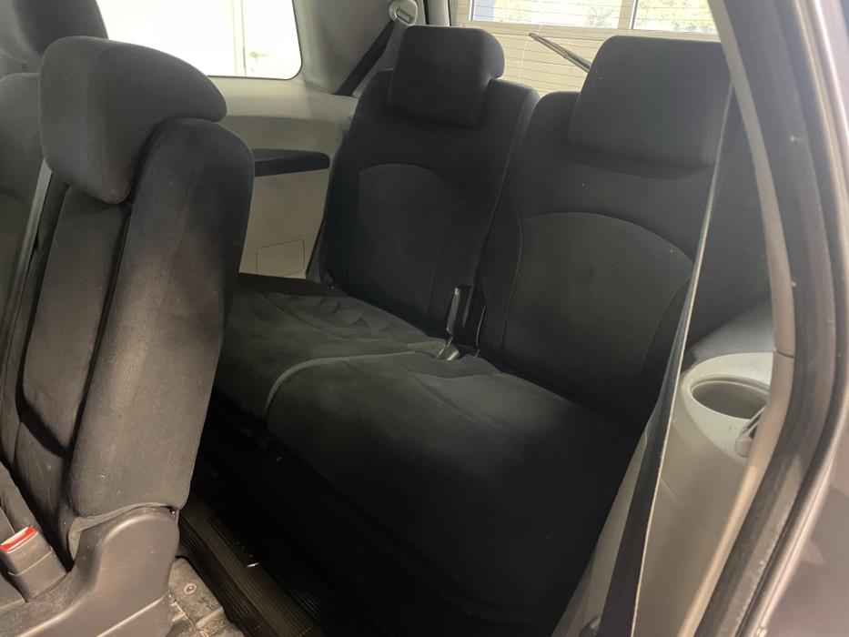 MITSUBISHI Grandis 2009