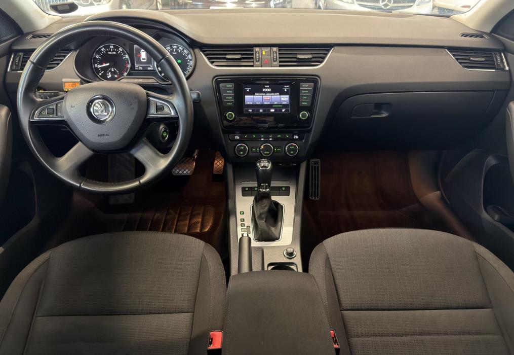 SKODA Octavia 2015