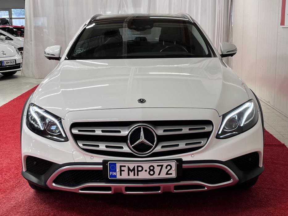 MERCEDES-BENZ E 2017