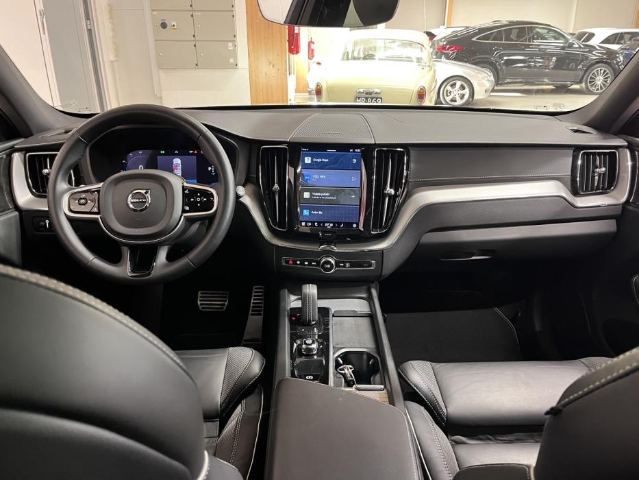 VOLVO XC60 2022