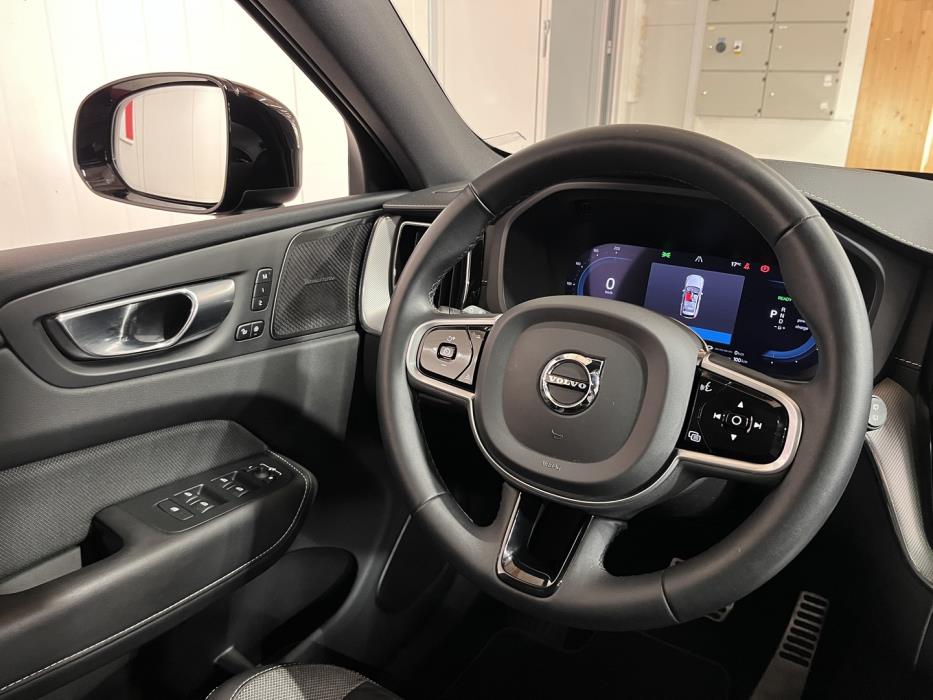 VOLVO XC60 2022