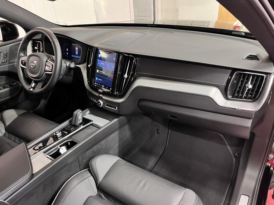 VOLVO XC60 2022
