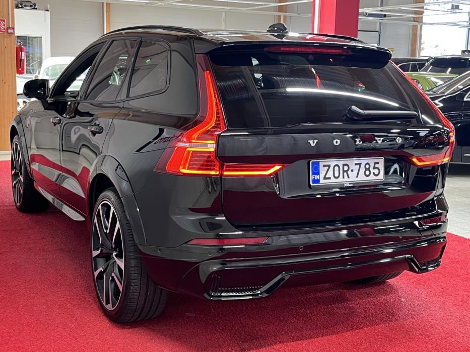 VOLVO XC60 2022