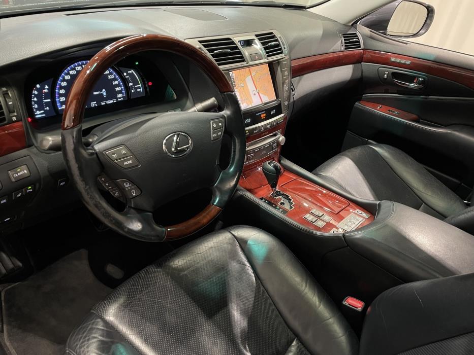 LEXUS LS 2012