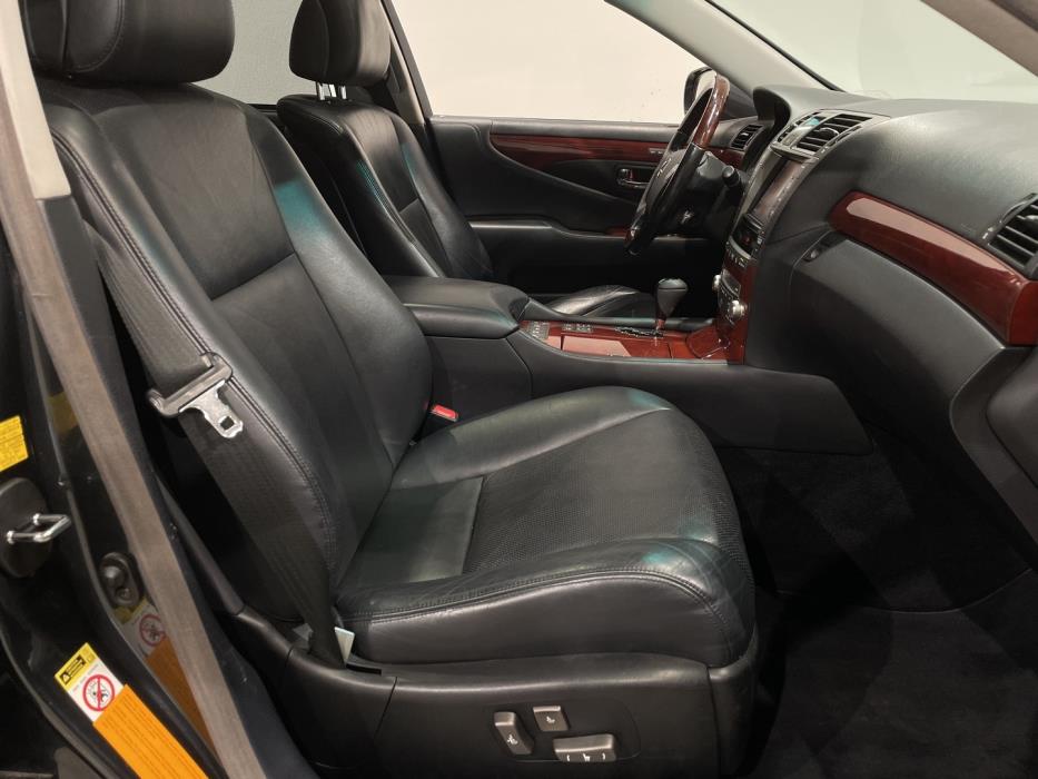 LEXUS LS 2012
