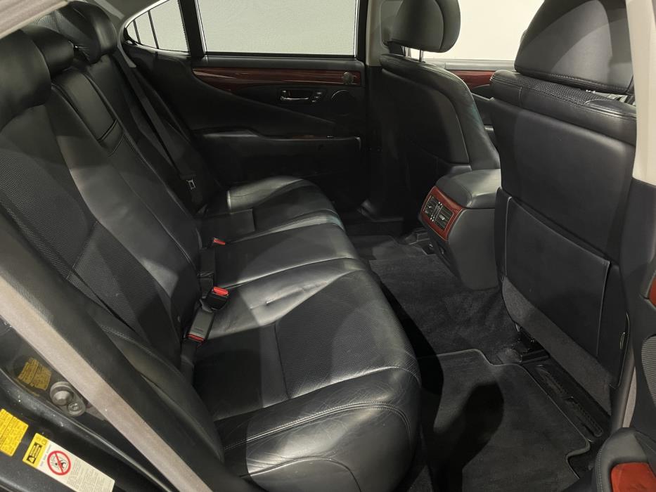 LEXUS LS 2012
