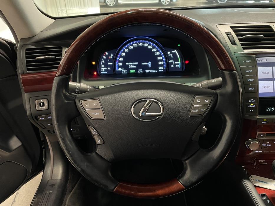 LEXUS LS 2012