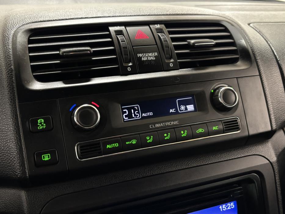 SKODA Fabia 2012