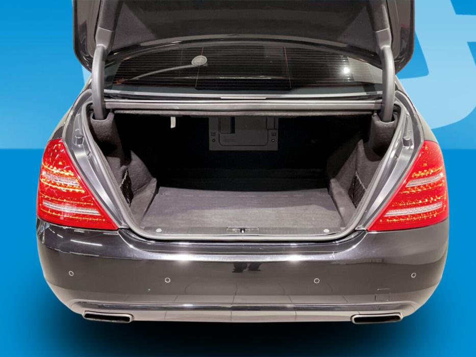 MERCEDES-BENZ S 2011