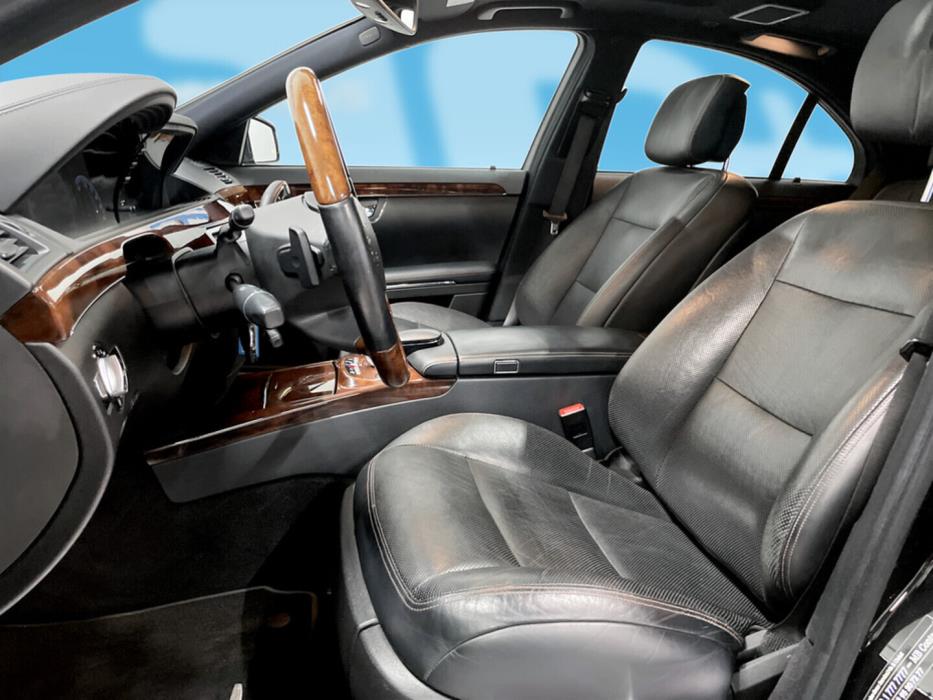 MERCEDES-BENZ S 2011