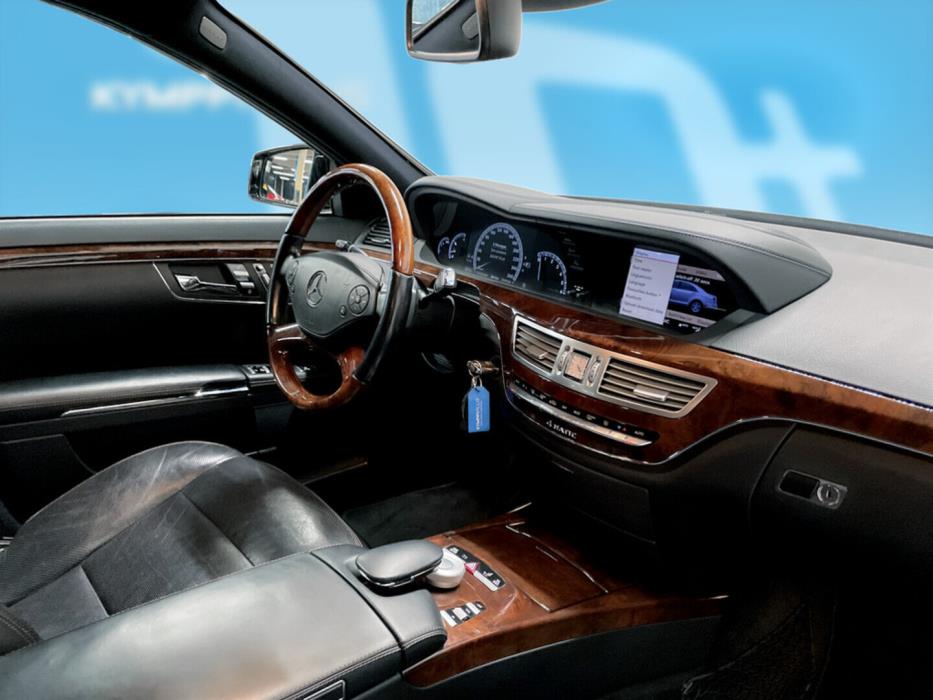 MERCEDES-BENZ S 2011