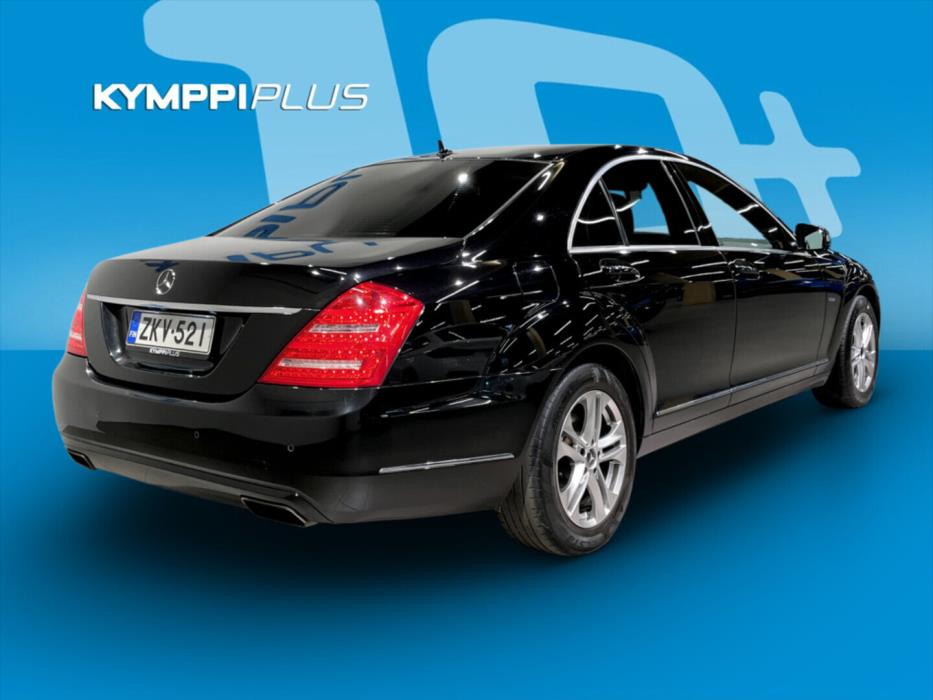 MERCEDES-BENZ S 2011