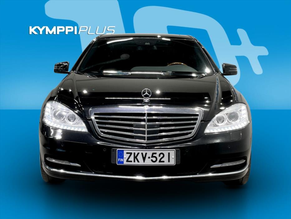 MERCEDES-BENZ S 2011