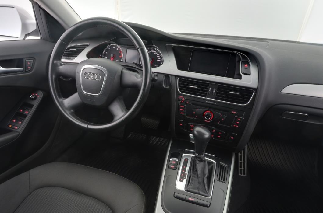AUDI A4 2011