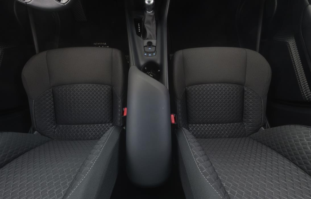 TOYOTA C-HR 2024