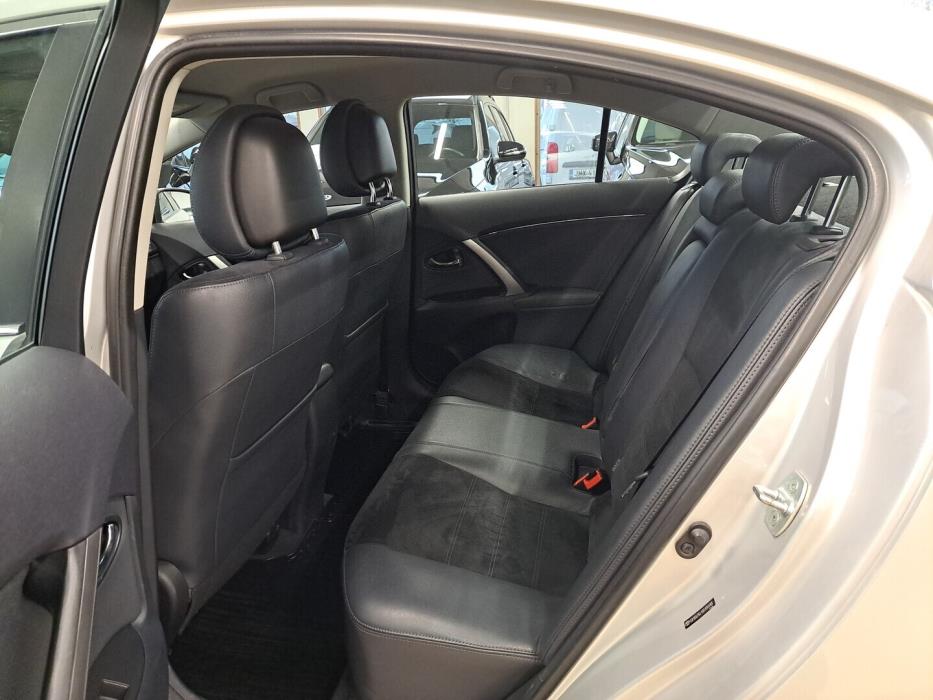 TOYOTA Avensis 2014