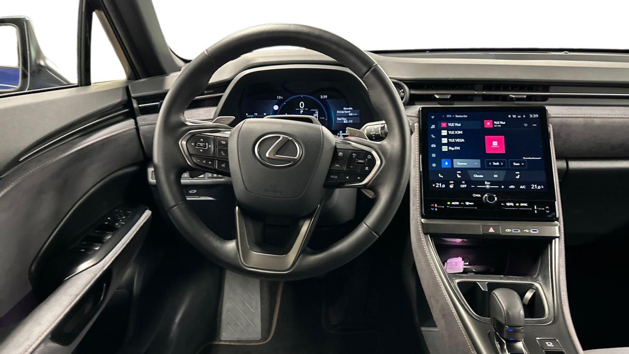 Lexus LBX 2025