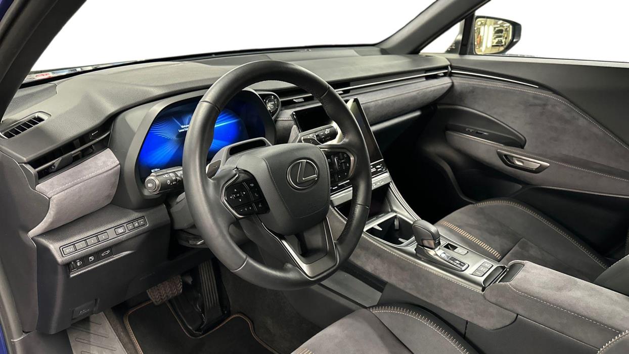 Lexus LBX 2025