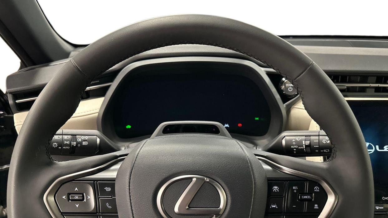 Lexus LBX 2025