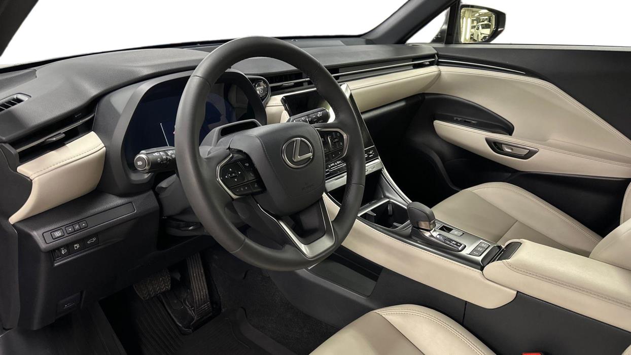 Lexus LBX 2025