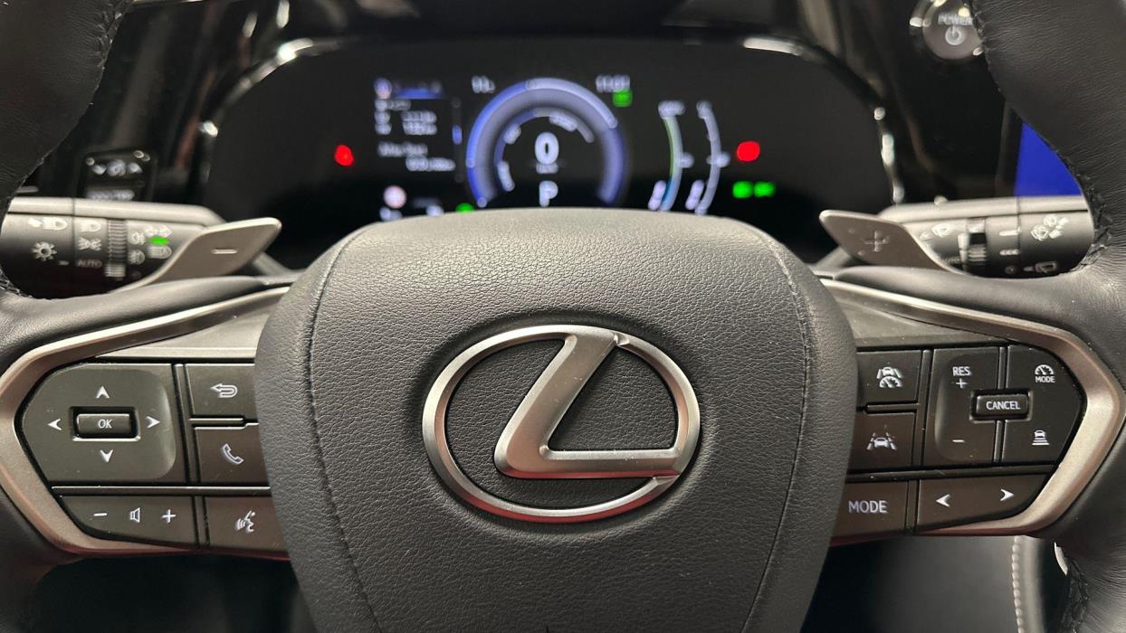 Lexus NX 2025