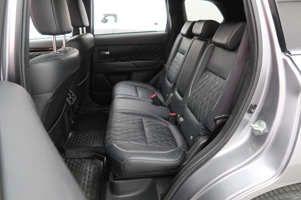 MITSUBISHI Outlander PHEV 2019