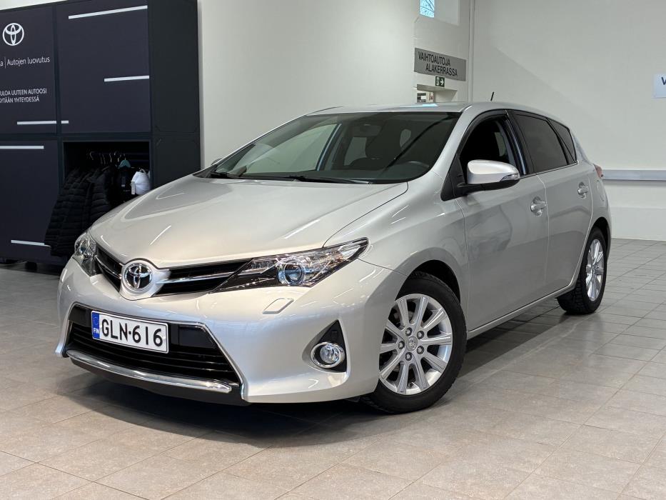 Toyota Auris 2015
