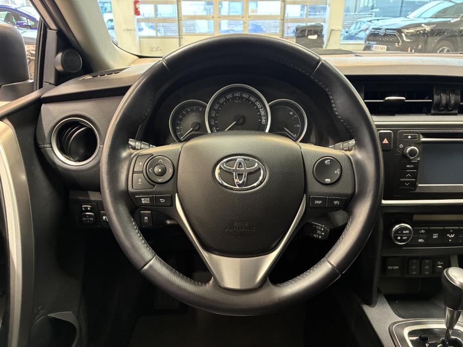 Toyota Auris 2015