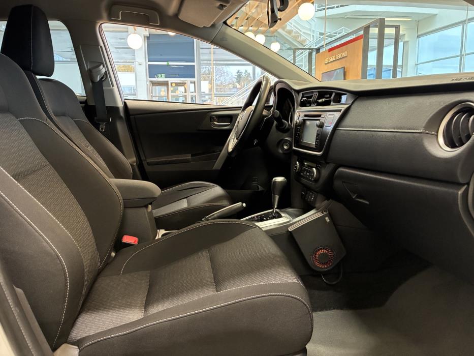 Toyota Auris 2015