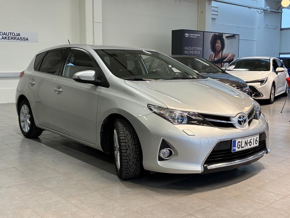 Toyota Auris 2015