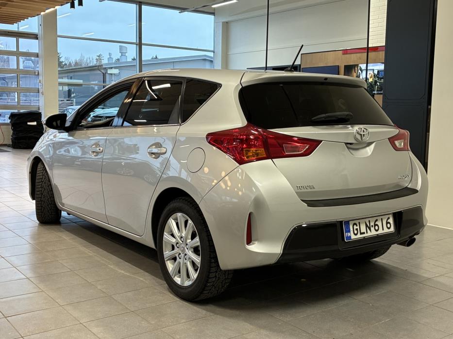 Toyota Auris 2015