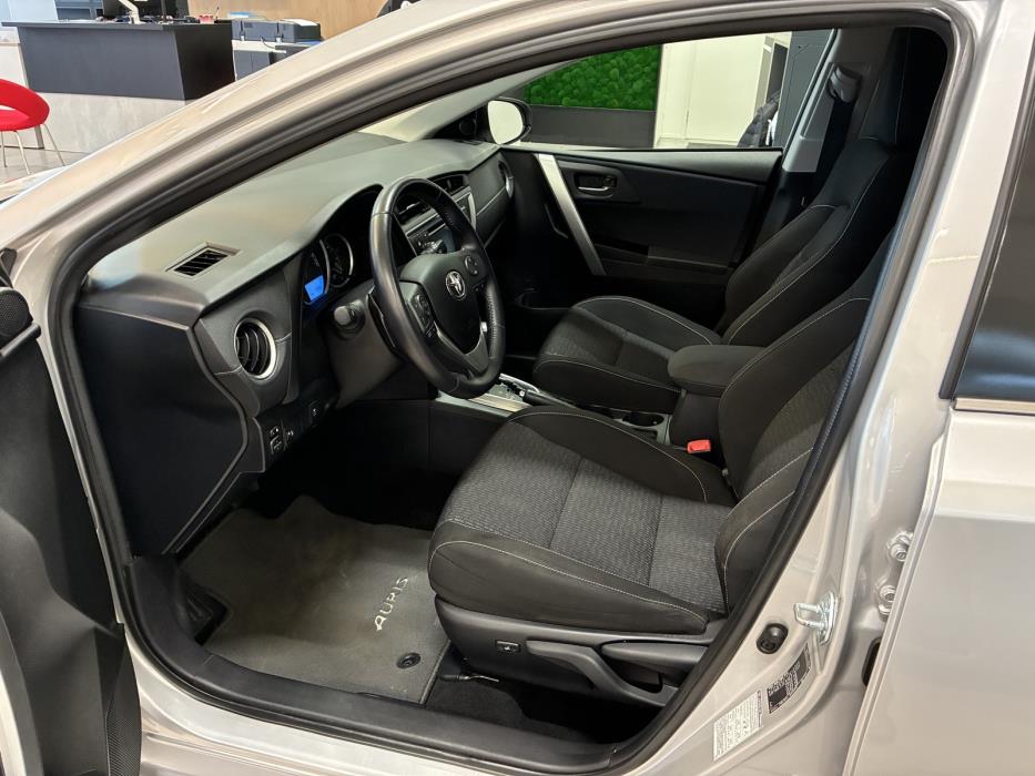 Toyota Auris 2015