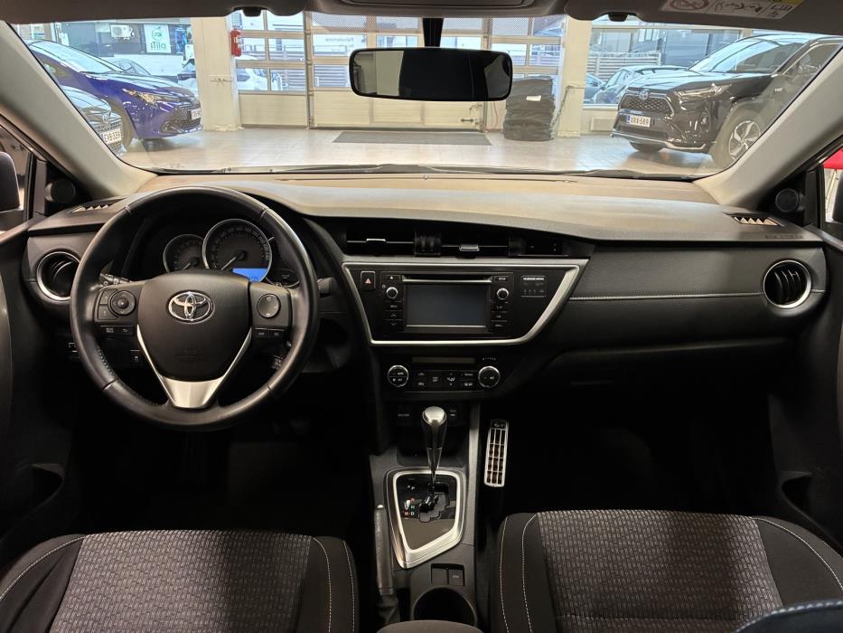 Toyota Auris 2015