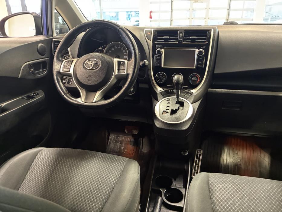 Toyota Verso-S 2014