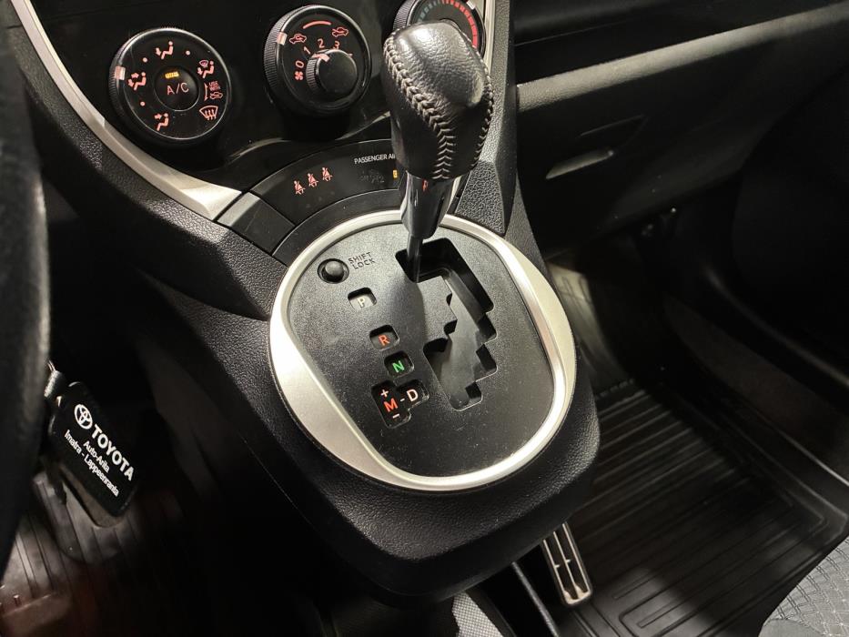 Toyota Verso-S 2014