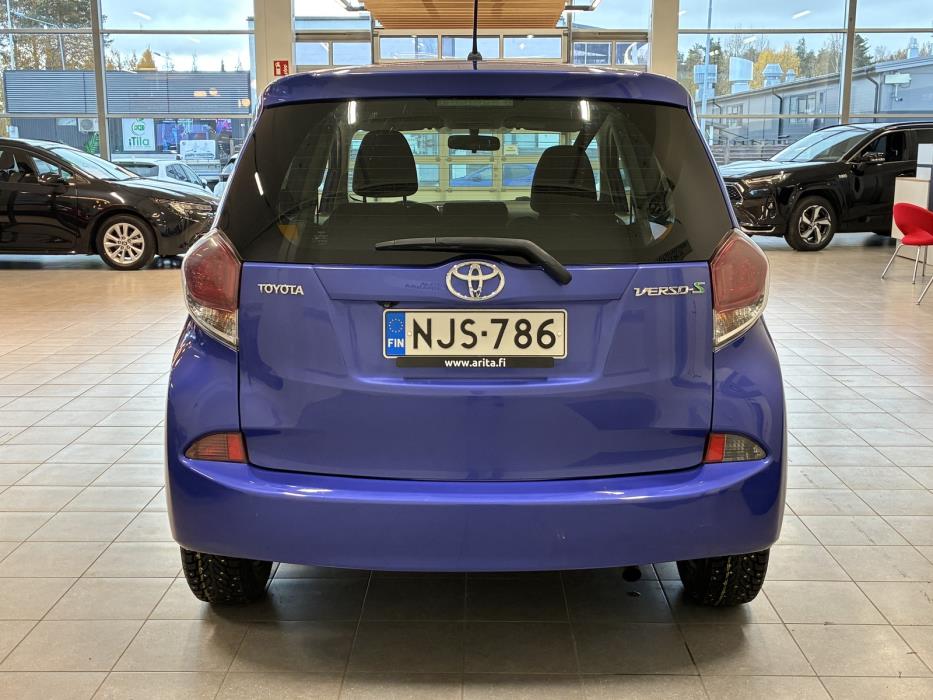 Toyota Verso-S 2014