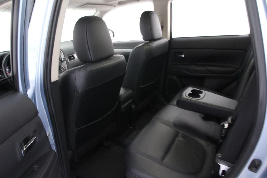 MITSUBISHI Outlander 2013