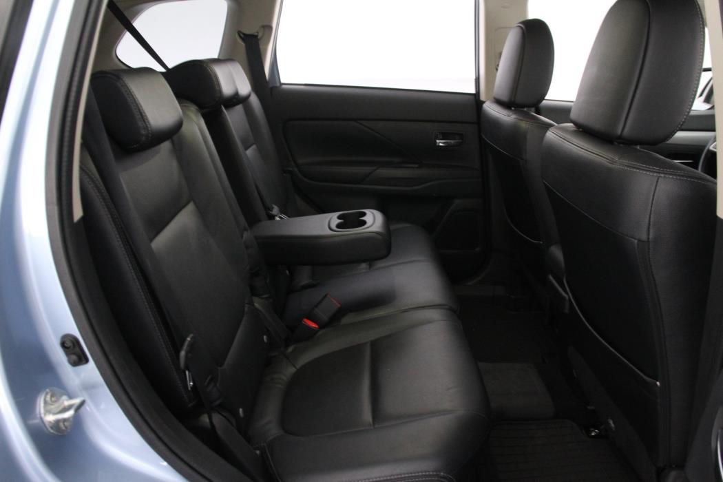 MITSUBISHI Outlander 2013