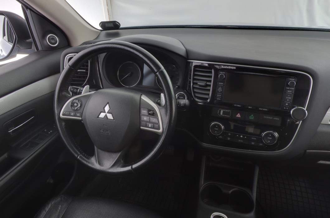 MITSUBISHI Outlander 2013