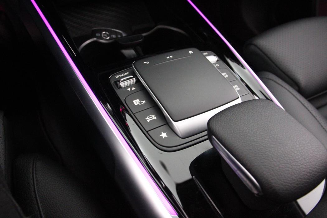 MERCEDES-BENZ EQB 2022