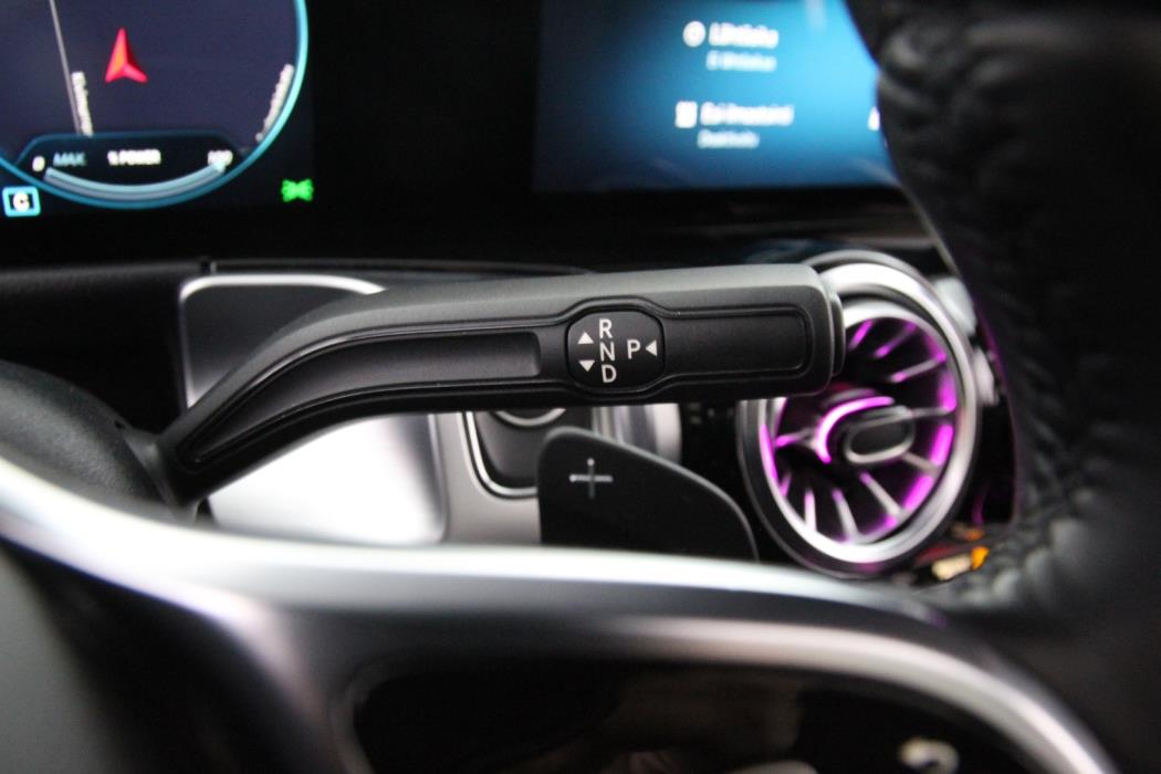 MERCEDES-BENZ EQB 2022