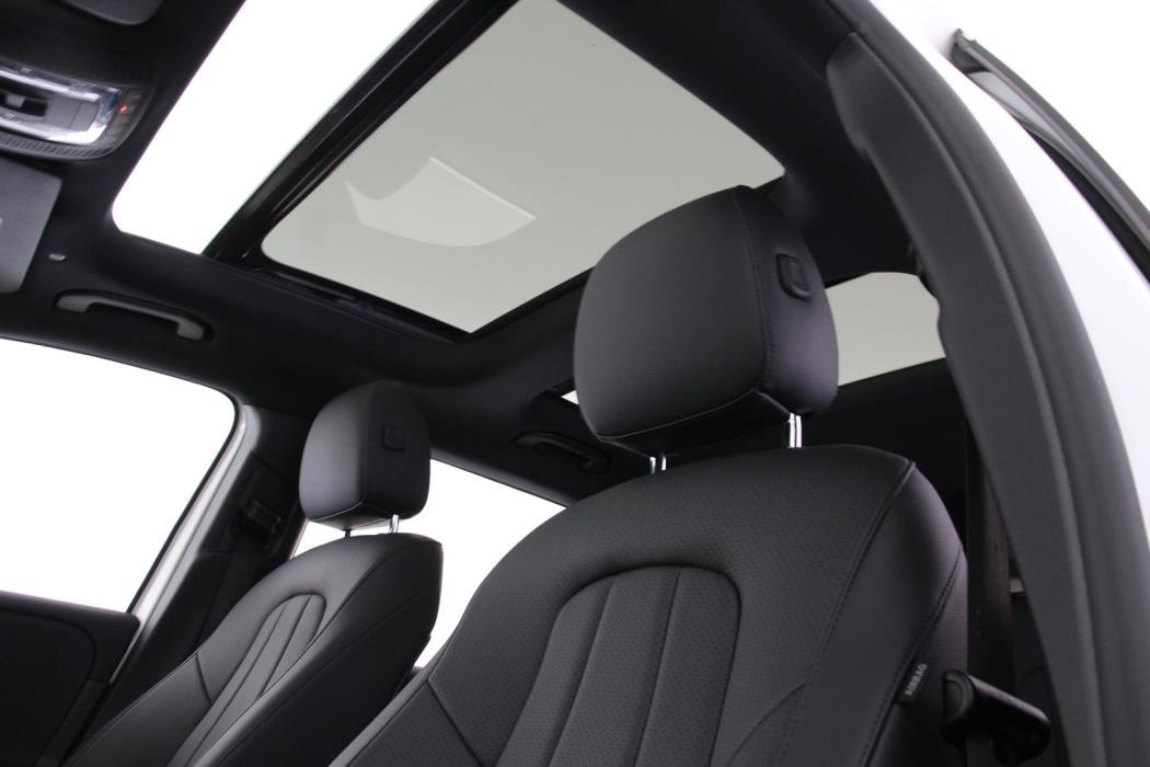 MERCEDES-BENZ EQB 2022