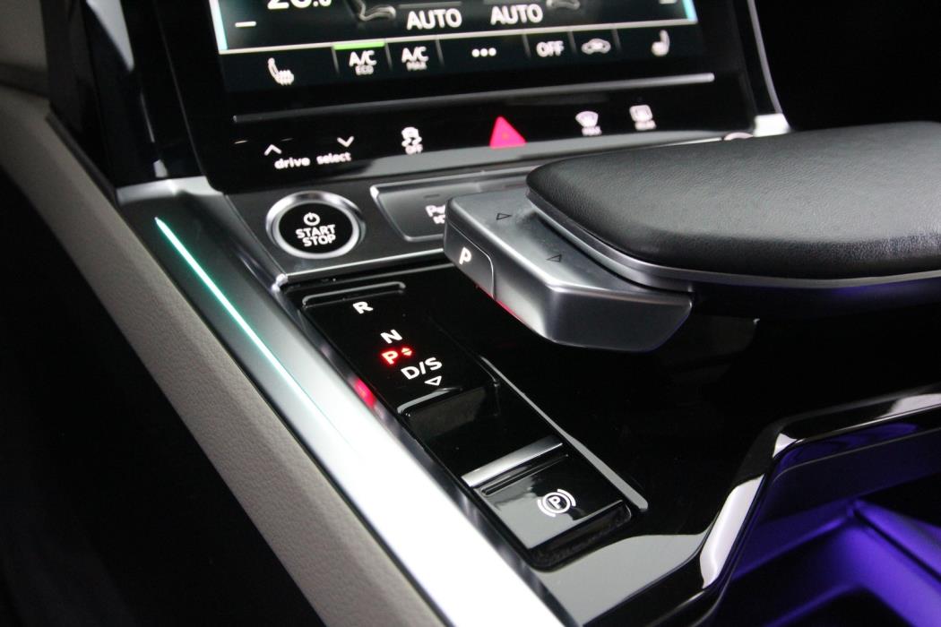 AUDI Q8 E-TRON 2024